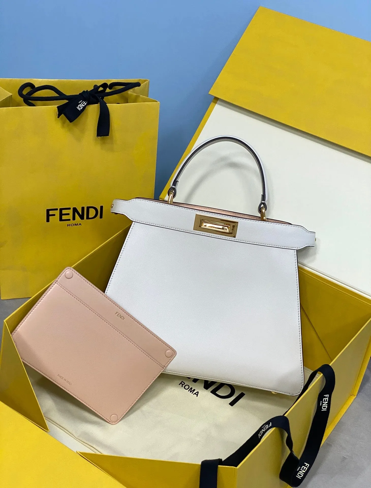 Designer Purses - FND - 6572