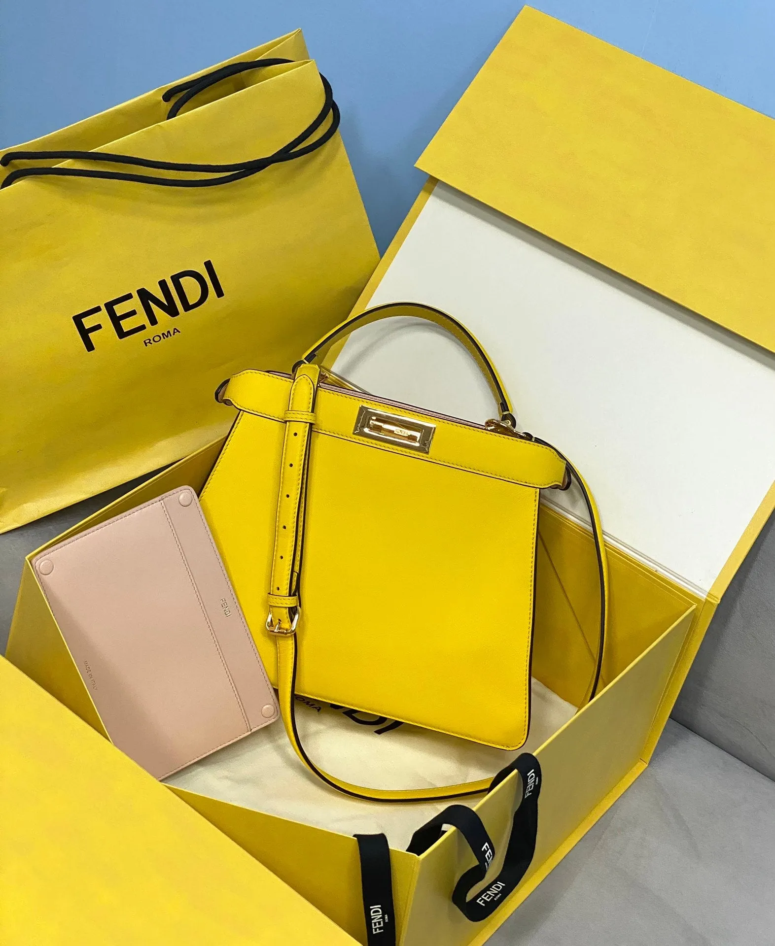 Designer Purses - FND - 6572